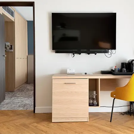 Holiday Inn Resort Warsaw Jozefow By Ihg-2